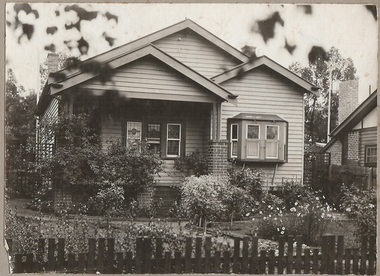 Photograph - T C WATTS & SON COLLECTION:  MITCHELL STREET, BENDIGO, ca. 1940
