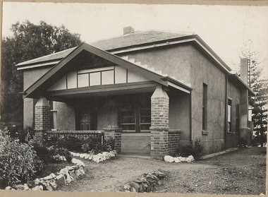 Photograph - T C WATTS & SON COLLECTION: VIOLET STREET BENDIGO, 1929