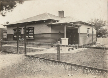 Photograph - T C WATTS & SON COLLECTION:  MILLER STREET, BENDIGO, 1929