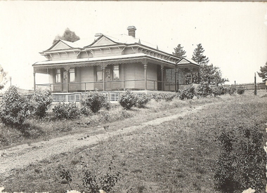 Photograph - T C WATTS & SON COLLECTION:  HOUSE PHOTO, NO ADDRESS, 1927
