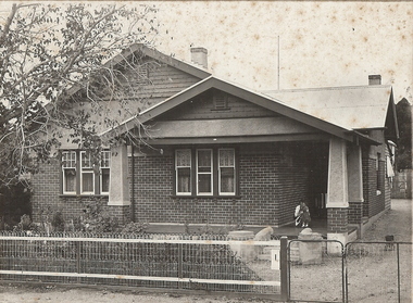 Photograph - T C WATTS & SON COLLECTION: 87 STERNBERG STREET, BENDIGO, 1929