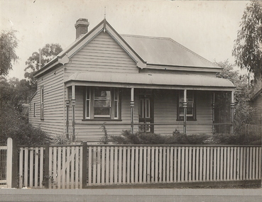 Photograph - T C WATTS & SON COLLECTION: HOUSE 21 RUSSELL STREET, BENDIGO, C1929