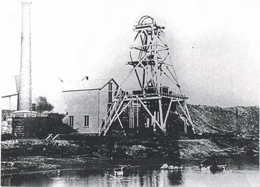 Photograph - LONG GULLY HISTORY GROUP COLLECTION: HERCULES/ENERGETIC MINE