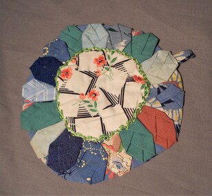 Domestic Object - MERLE HOULDEN COLLECTION: FABRIC POT HOLDER - CIRCULAR, 1940's-50's