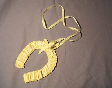 Ephemera - MERLE HOULDEN COLLECTION: YELLOW RIBBON GOLDEN WEDDING HORSE SHOE, 1942