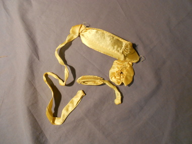 Ephemera - MERLE HOULDEN COLLECTION: GOLDEN WEDDING SLIPPER CHARM, 1942