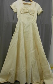Clothing - MERLE HOULDEN COLLECTION: WEDDING DRESS, 06-02-1960