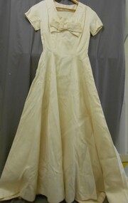 Clothing - MERLE HOULDEN COLLECTION: WEDDING DRESS, Wedding Dress, 06-02-1960