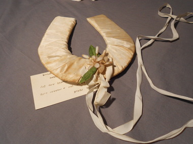 Clothing - MERLE HOULDEN COLLECRTION: WEDDING HORSE-SHOE CHARM, Wedding Horseshoe Charm, 06-02-1960