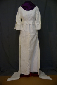 Clothing - AILEEN AND JOHN ELLISON COLLECTION: WEDDING DRES WITH DETACHABLE TRAIN (11400.514B), 24.9.1949