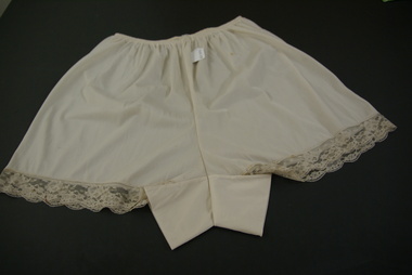 Clothing - HANRO COLLECTION: KNICKERS, 1950 - 1970