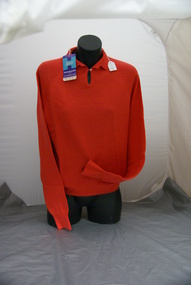 Clothing - MARGARET (NELL) TIMBS (NEE HEIDER) COLLECTION: HANRO LADIES’ JUMPER AND CARDIGAN
