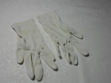 Clothing - AILEEN AND JOHN ELLISON COLLECTION: ONE PAIR LADIES SHORT IVORY GLOVES, 1950's