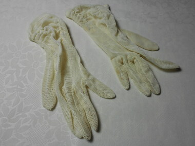 Clothing - AILEEN AND JOHN ELLISON COLLECTION: ONE PAIR LADIES SHORT CREAM NET GLOVES, 1950's