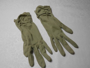 Clothing - AILEEN AND JOHN ELLISON COLLECTION: LADIES SHORT OLIVE GREEN GLOVES, 1950's