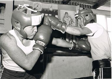 Photograph - BENDIGO ADVERTISER COLLECTION: BOXING