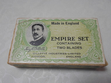 Accessory - SHAVING SET