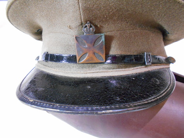 Clothing - JOHN KENNETH MARTIN COLLECTION: WW2 OFFICER'S PEAKED CAP, 1939-1945