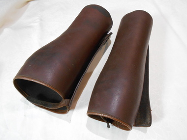 Clothing - JOHN KENNETH MARTIN COLLECTION:WW2 OFFICER'S LEATHER LEGGINGS, WW2 Officer's Leather Leggings, 1939-1945