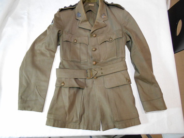 Clothing - JOHN KENNETH MARTIN COLLECTION: WW2 ARMY UNIFORM JACKET, 1939-1945