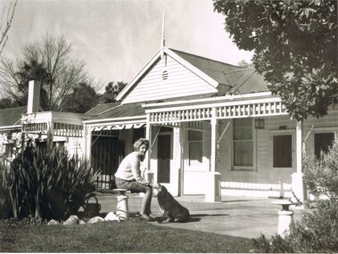Photograph - 'MARYDALE' AXEDALE COLLECTION: PHOTOGRAPH FRONT OF THE HOUSE + GEORGINE LEINHOP