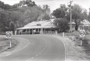 Photograph - BENDIGO ADVERTISER COLLECTION: AXEDALE TAVERN, 16/06/1993