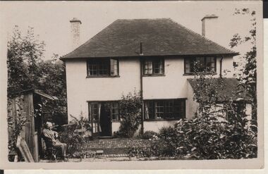 Postcard - ELMA WINSLADE WELLS COLLECTION: POSTCARD OF A HOUSE