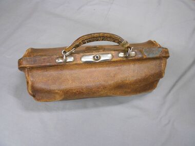 Clothing - BROWN LEATHER ''BUDDY'' BAG, Leather Buddy Bag, 1930's