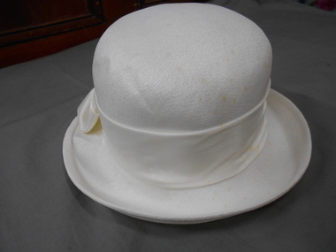 Clothing - LADIES WHITE WOVEN COTTON FABRIC HAT