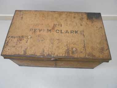 Container - METAL TRAVELLING TRUNK