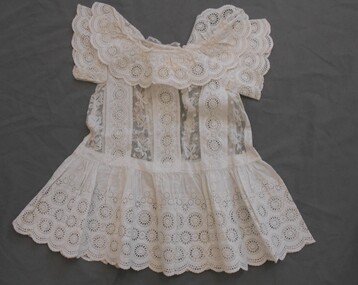 Clothing - WHITE COTTON CHILD'S LACE DRESS