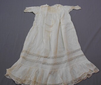 Clothing - CREAM COLOURED INFANT'S SILK NIGHTGOWN