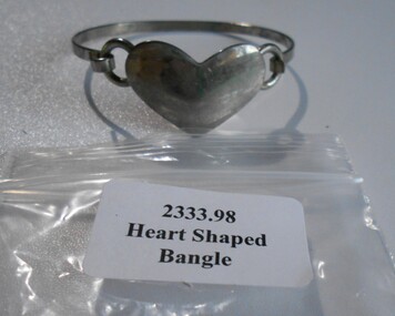 Accessory - QC BINKS COLLECTION: METAL BANGLE