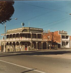 Photograph - GREATER BENDIGO PHOTO COLLECTION: RIFLE BRIGADE HOTEL