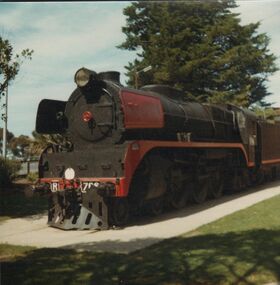 Photograph - GREATER BENDIGO PHOTO COLLECTION: STEAM LOCOMOTIVE R766