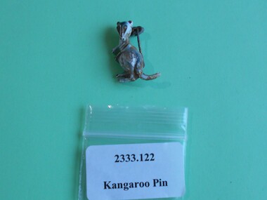 Accessory - QC BINKS COLLECTION: KANGAROO PIN