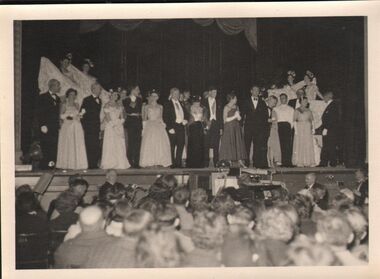 Photograph - GERTRUDE PERRY COLLECTION: THE MERRY WIDOW
