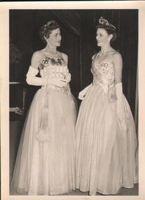 Photograph - GERTRUDE PERRY COLLECTION: THE MERRY WIDOW