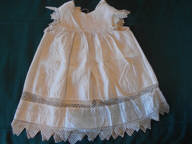 Clothing - INFANT'S WHITE LINEN DRESS, 1880-1900