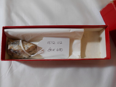 Souvenir - HARRIS COLLECTION:  QUARTZ SAMPLE WITH VISIBLE GOLD