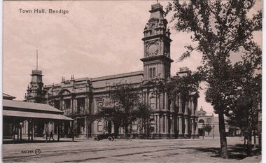 Postcard - CARWARDINE COLLECTION: TOWN HALL BENDIGO