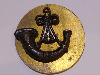 Accessory - BADGE COLLECTION: LIGHT INFANTRY HAT BADGE, UK