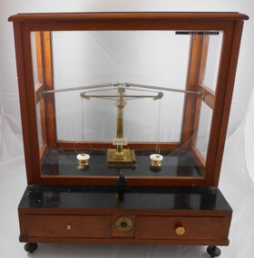 Tool - OERTLING SCALES IN GLASS CASE