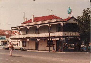 Photograph - BENDIGO HOTEL COLLECTION: CUMBERLAND HOTEL, BENDIGO