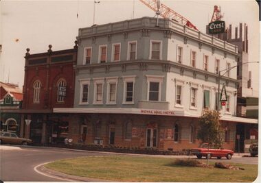 Photograph - BENDIGO HOTEL COLLECTION: ROYAL MAIL, WILLIAMSON STREET, BENDIGO