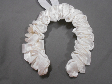 Clothing - AILEEN AND JOHN ELLISON COLLECTION: SATIN RIBBON HORSE SHOE