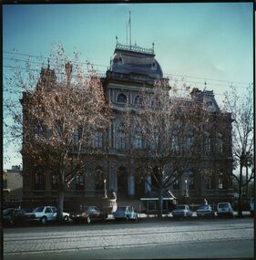 Photograph - AULSEBROOK AND MARTIN COLLECTION: LAW COURTS PALL MALL
