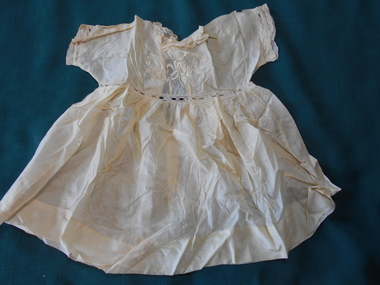 Clothing - INFANT'S IVORY COLOURED SILK DRESS