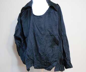 Clothing - WOMAN'S BLACK WAIST LENGTH LONG SLEEVED SILK BLOUSE