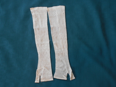 Clothing - WOMEN'S ELBOW LENGTH FINGERLESS GLOVES